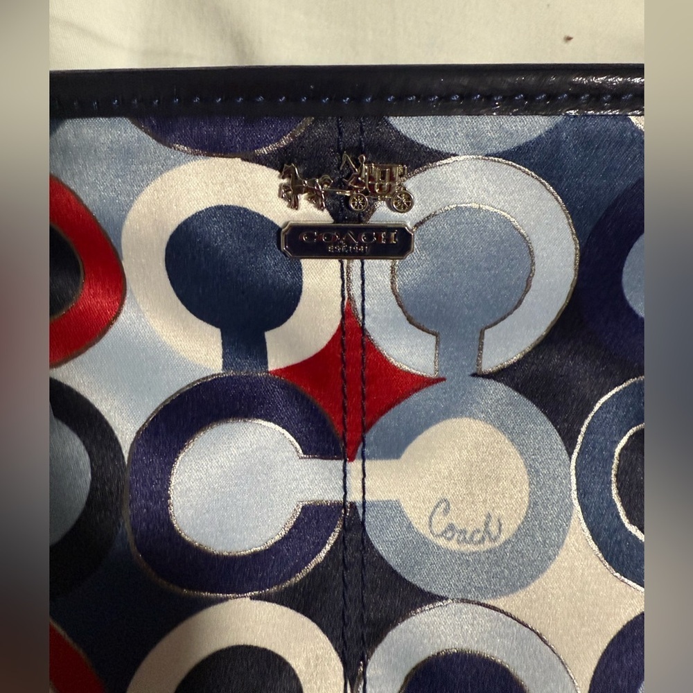 Coach Geometric Print Wristlet in Red, Blue, and White Horse and Carriage Emblem - Picture 2 of 8